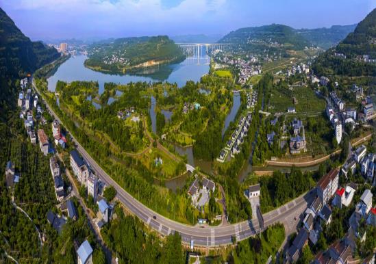 ��Ϫ�ء�ʮ���塱����ˮ��ɽ�̻����̬�����µ�ɫ